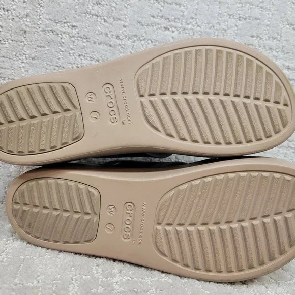 Crocs Brooklyn Womens Size US 7 Black Low Wedge Open Toe Strappy Sandal - Picture 11 of 11